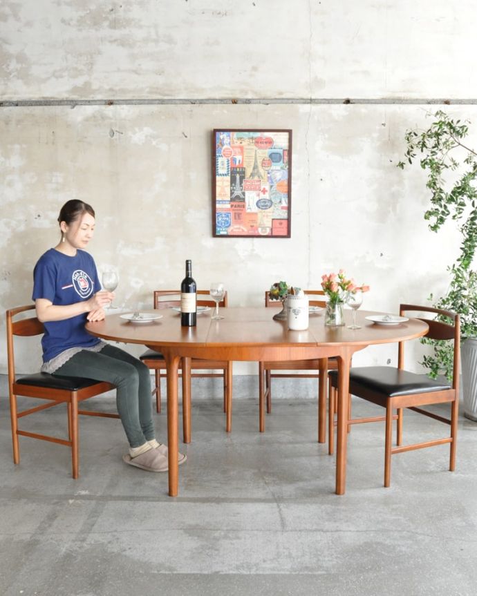 アンティークのテーブル　アンティーク家具　エクステンションテーブル　スマートなデザインが人気のヴィンテージテーブルシンプルなデザインだから、どんなインテリアにも似合っちゃう所が人気のヒミツ。(x-1369-f)