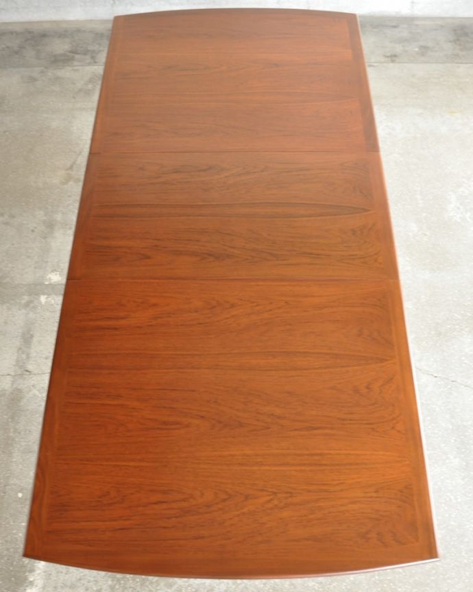 アンティークのテーブル　アンティーク家具　G-planダイニングテーブル(チークシリーズ(ブラジリアン))　天板もピカピカにお直ししました。(x-1371-f)
