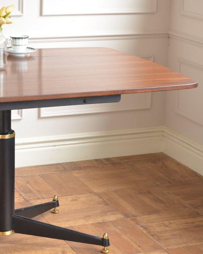 アンティークのテーブル　アンティーク家具　G-planダイニングテーブル(トラー＆ブラック)　3WAYで使えちゃう便利さが自慢バタフライテーブルは、3通りの大きさで使える便利なテーブル。(x-1372-f)