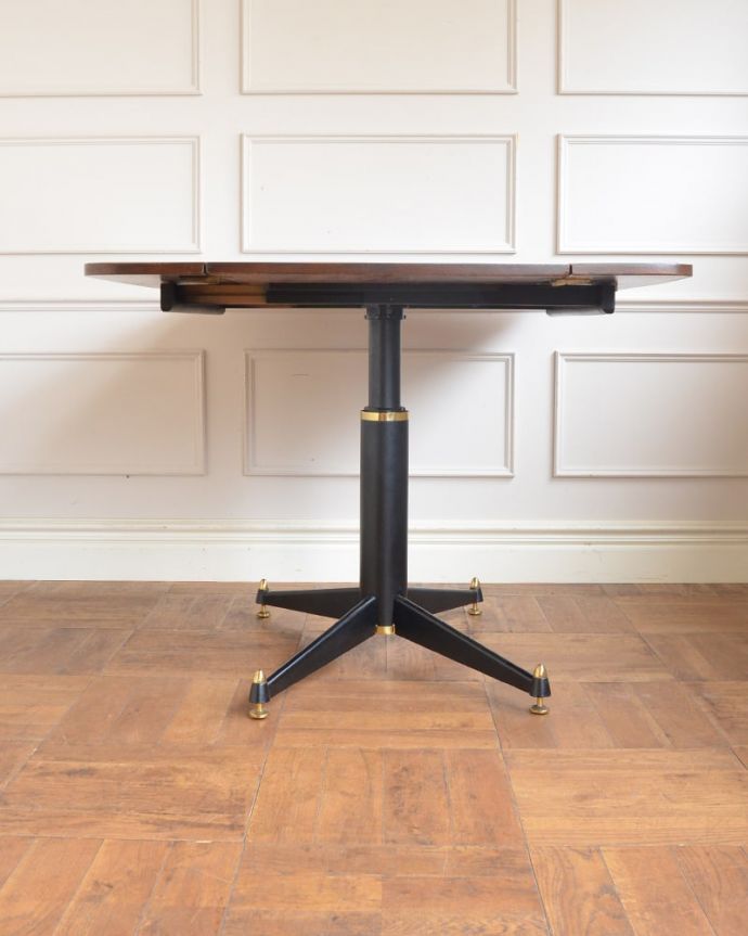 アンティークのテーブル　アンティーク家具　G-planダイニングテーブル(トラー＆ブラック)　クルッと回転。(x-1372-f)