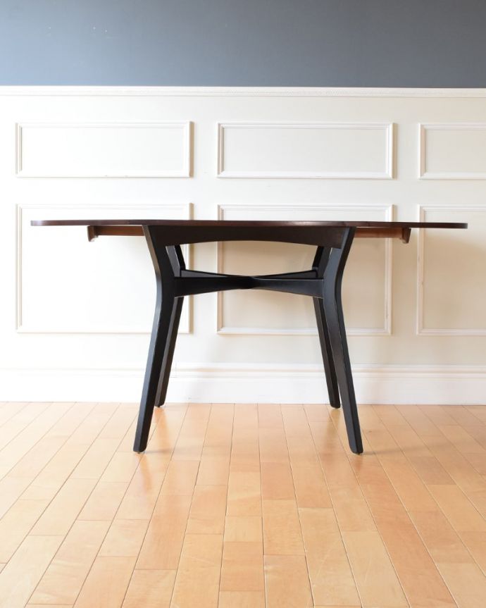 アンティークのテーブル　アンティーク家具　ドローリーフテーブル　両方開いたらこんな感じ開いても閉じても、自由に使える便利さが魅力です。(x-1400-f)