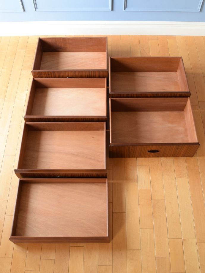 チェストの引き出し