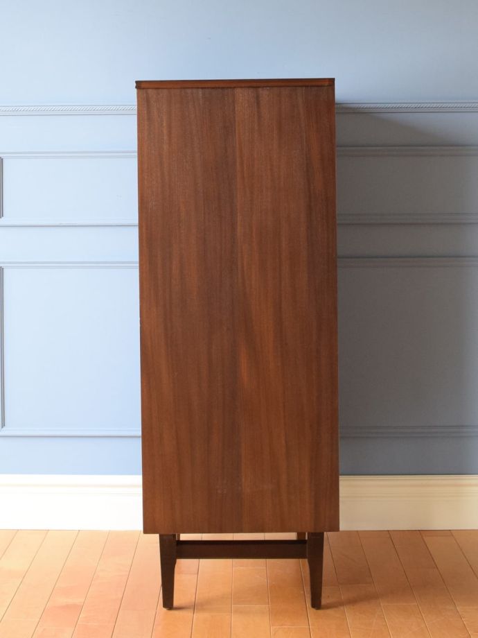 チェストの側面