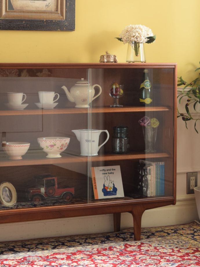 ビンテージキャビネットの扉