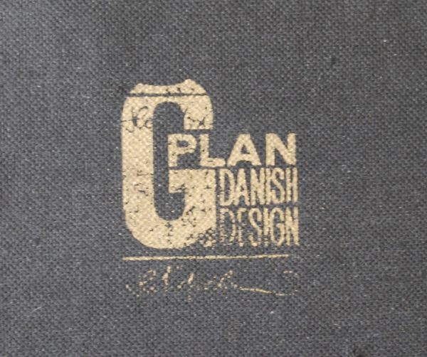 G-PLAN(Gプラン)　アンティーク チェア　ビンテージの北欧椅子、G-planのダイニングチェア。「G-PLAN」のロゴがスタンプされています。(x-390-c)