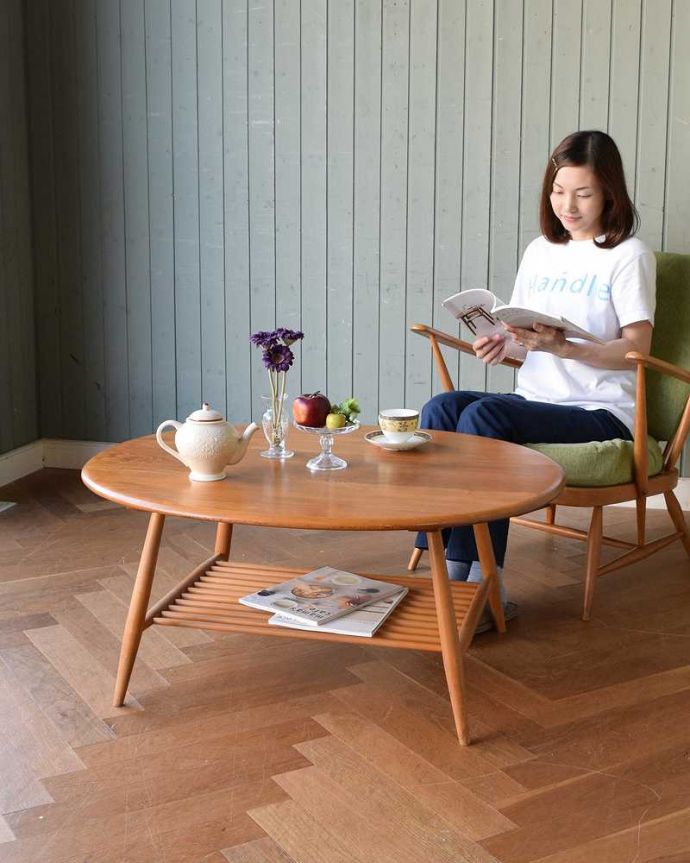 アーコールの家具　アンティーク家具　1970年代のアンティーク アーコール コーヒーテーブル。スマートなカッコよさが人気のヒミツ北欧デザインのコーヒーテーブルは見た目のカッコよさと、どんなお部屋にも似合っちゃうシンプルなデザインが人気です。(x-449-f)