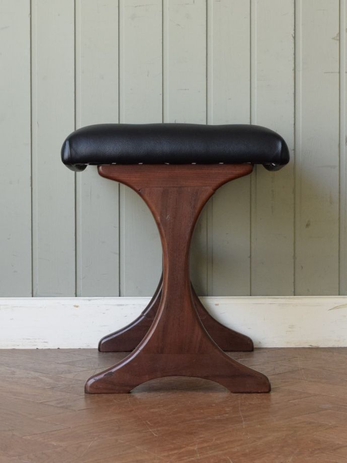 G-PLANのおしゃれなスツール、北欧ビンテージスタイルの椅子