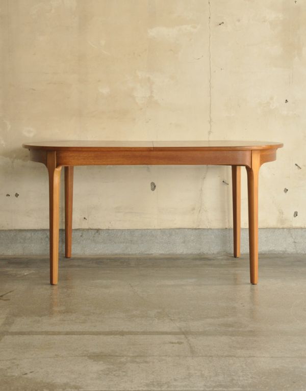 アンティークのテーブル　アンティーク家具　食卓を彩るヴィンテージ家具、Nathan（ネイサン）社の伸張式のダイニングテーブル。温かみのある落ち着いた色です。(x-660-f)