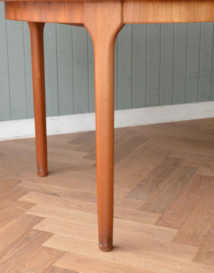 ロイドテーブル　アンティーク家具　マッキントッシュ社のヴィンテージダイニングテーブル。キチンとお直ししました。(x-749-f)