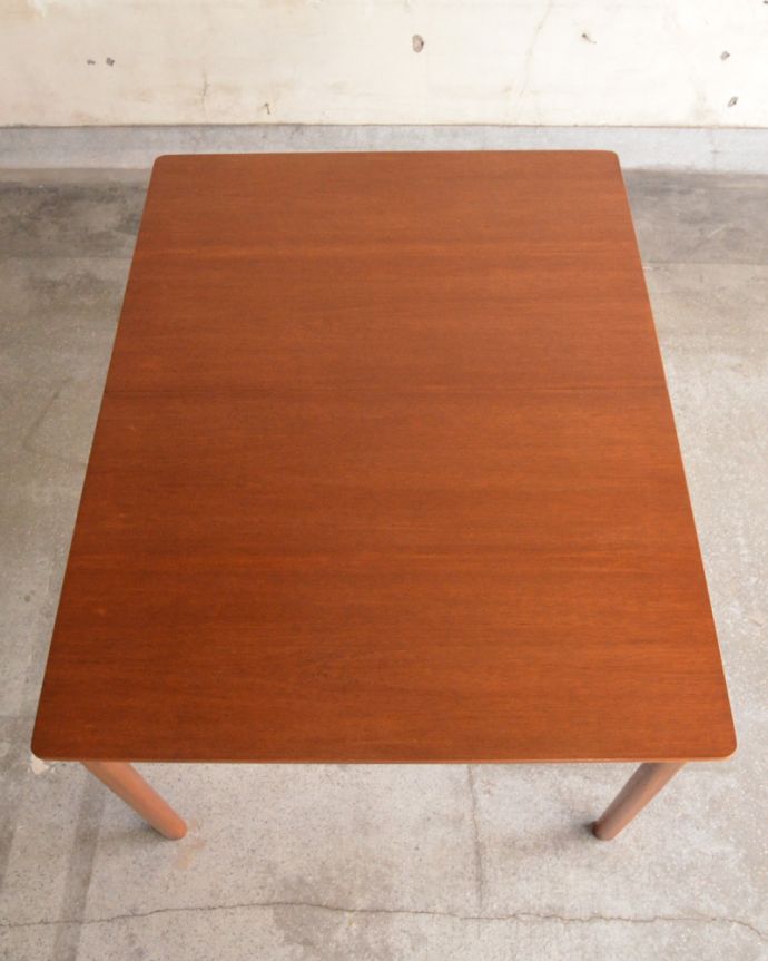 ロイドテーブル　アンティーク家具　食卓で使えるエクステンションテーブル、マッキントッシュのヴィンテージ家具。きちんとお直ししているので、天板もキレイな状態です。(x-870-f)