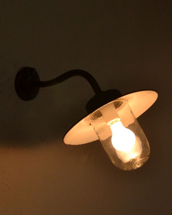 壁付けブラケット　照明・ライティング　フランスのアンティーク照明、デッキランプ (外灯）（E26球付）。。(x-870-z)