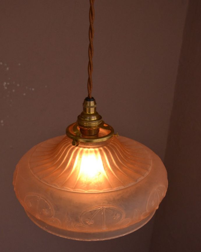 フランスのアンティーク照明、アールヌーボーデザインガラスのランプ
