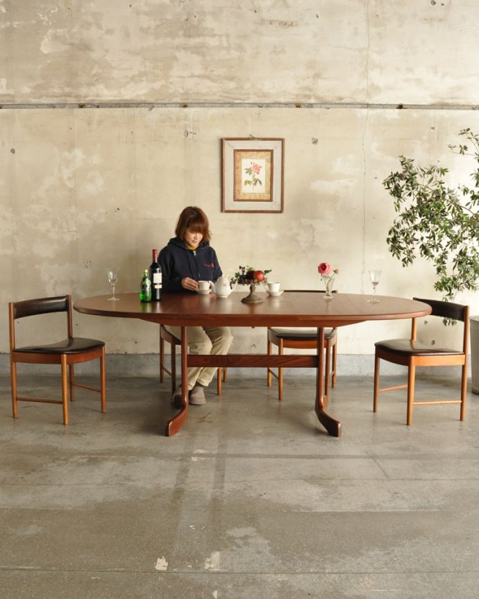G-PLAN(Gプラン)　アンティーク家具　G-planデザインのダイニングテーブル、アンティークの北欧家具。大人気のダイニングテーブル。(x-929-f)