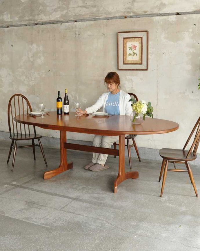 G-PLAN(Gプラン)　アンティーク家具　脚がお洒落な伸張式のダイニングテーブル、G-PLANのヴィンテージ家具。大人気のダイニングテーブル。(x-973-f)