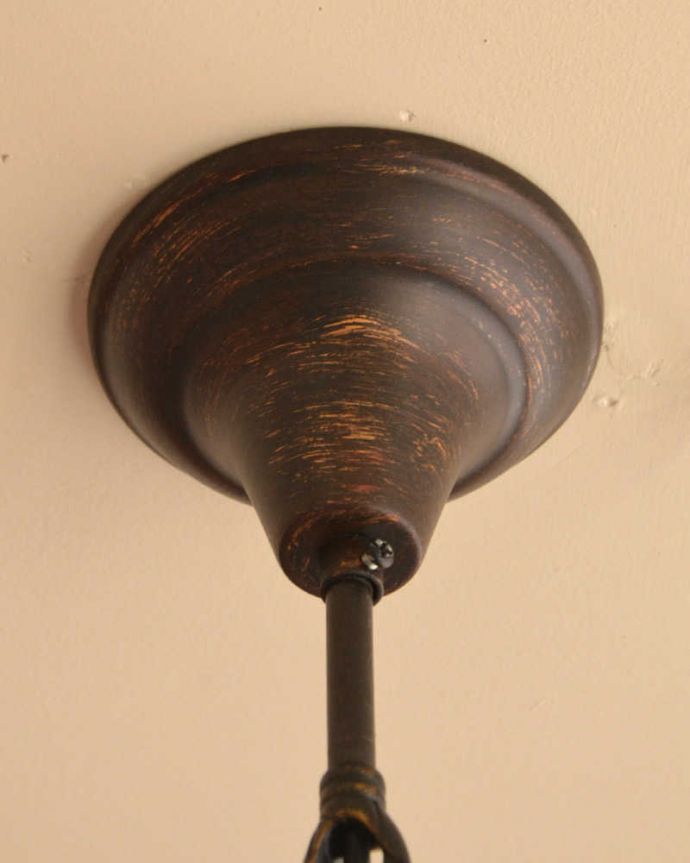 シャンデリア　照明・ライティング　アンティーク風のシェード付きシャンデリア(3灯)（Ｅ17電球付）。カバーも付いています。(cr-522)
