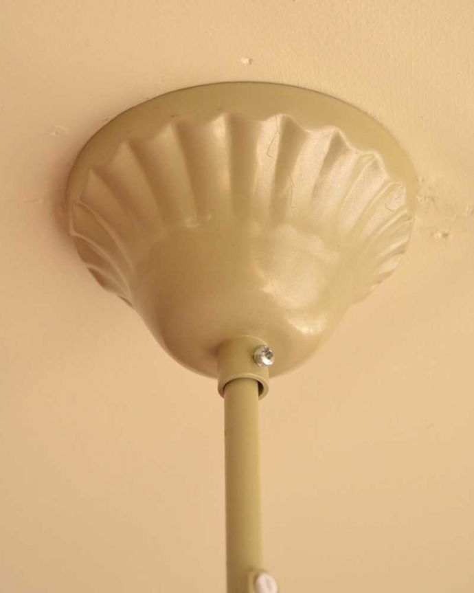 シャンデリア　照明・ライティング　気軽に使えるアンティーク風のシャンデリア(6灯)（Ｅ12電球付） 。カバーも付いています。(cr-526)