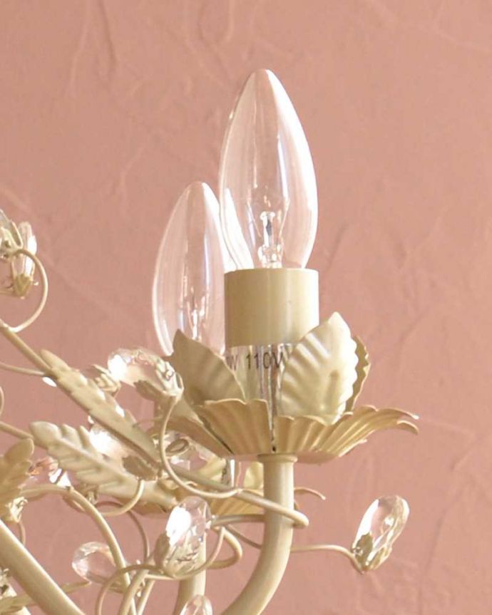 シャンデリア　照明・ライティング　気軽に使えるアンティーク風のシャンデリア(6灯)（Ｅ12電球付） 。。(cr-526)