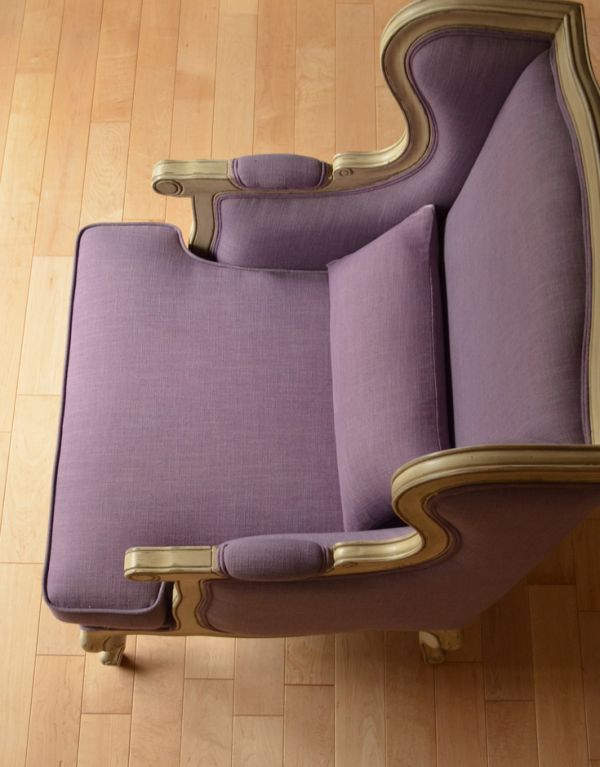 アンティーク風の椅子　アンティーク風　アンティーク風のルイウィングアームチェア。座り心地がいい広い座面です。(y-112-c)