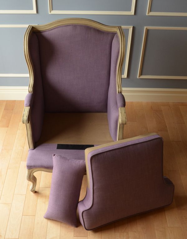 アンティーク風の椅子　アンティーク風　アンティーク風のルイウィングアームチェア。座クッションが簡単に外せるので、お掃除しやすく清潔に保てます。(y-112-c)