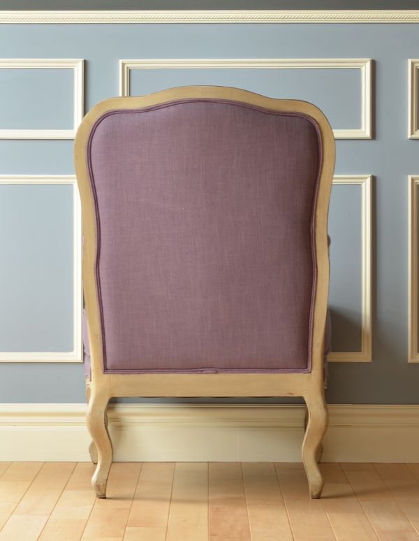 アンティーク風の椅子　アンティーク風　アンティーク風のルイアームチェア（パープル）。流行を追わずに長く使えるデザイン。(y-114-c)