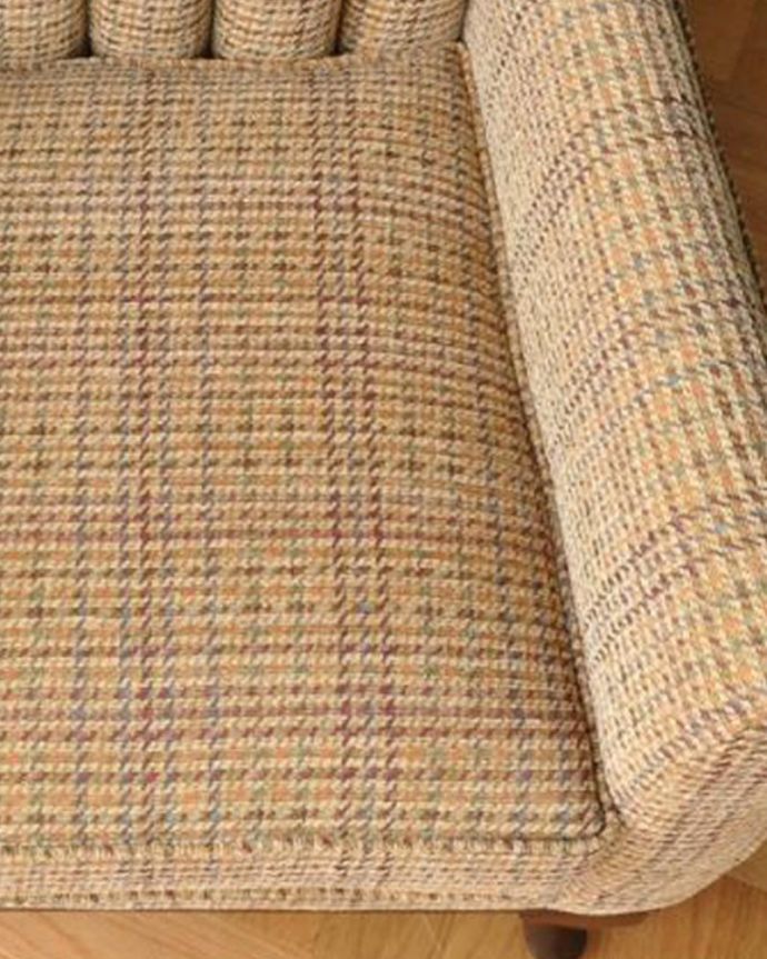 アンティーク風の椅子　アンティーク風　グレンチェックがとってもオシャレなOldCharmの一人掛けアンティーク風ソファ。近くで見ると･･･英国らしいグレンチェック柄。(y-131-c)