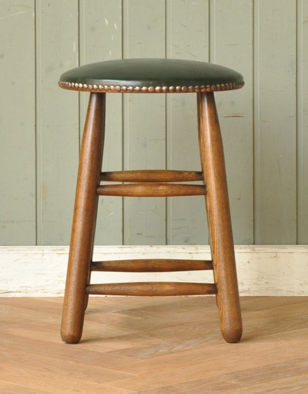 アンティーク風の椅子　アンティーク風　英国スタイルのクッション付、アンティーク風 スツール（緑）。美しいシルエットです。(y-110-c)