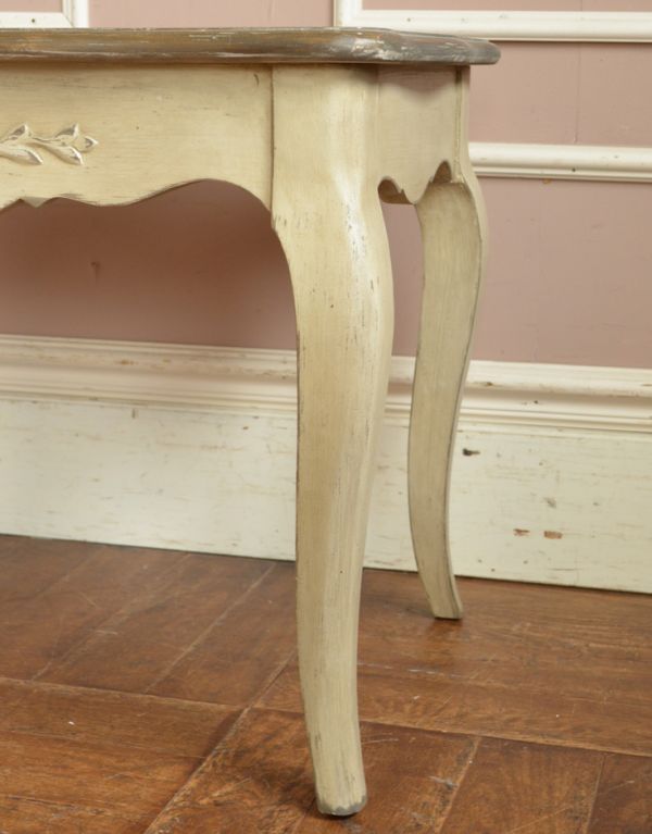 アンティーク風の家具　アンティーク風　アンティーク風コンソールテーブル。脚のデザインが細くてとってもキレイなんです。(y-163-f)