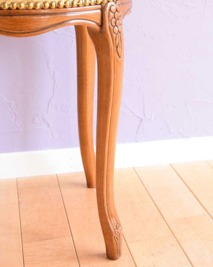 アンティーク調椅子の脚