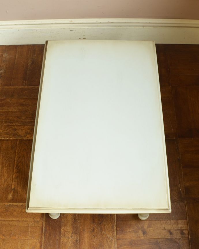 アンティーク風の家具　アンティーク風　フレンチシックなアンティーク風センターテーブル。長方形の使いやすい天板です。(y-188-f)