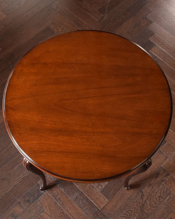 アンティーク調のティーテーブル、猫脚が美しいフレンチ風のオケージョナルテーブル