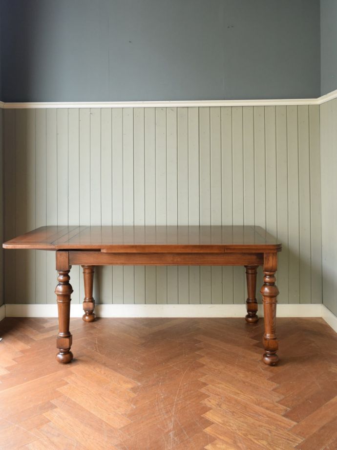英国アンティーク調のテーブル、オーク材のおしゃれな伸張式のドロー