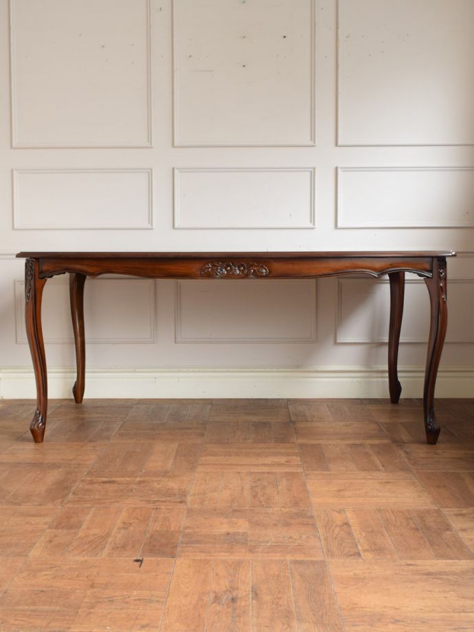 英国アンティーク調のおしゃれなテーブル、象嵌が美しいマホガニー材のダイニングテーブル(y-469-f)｜アンティーク風