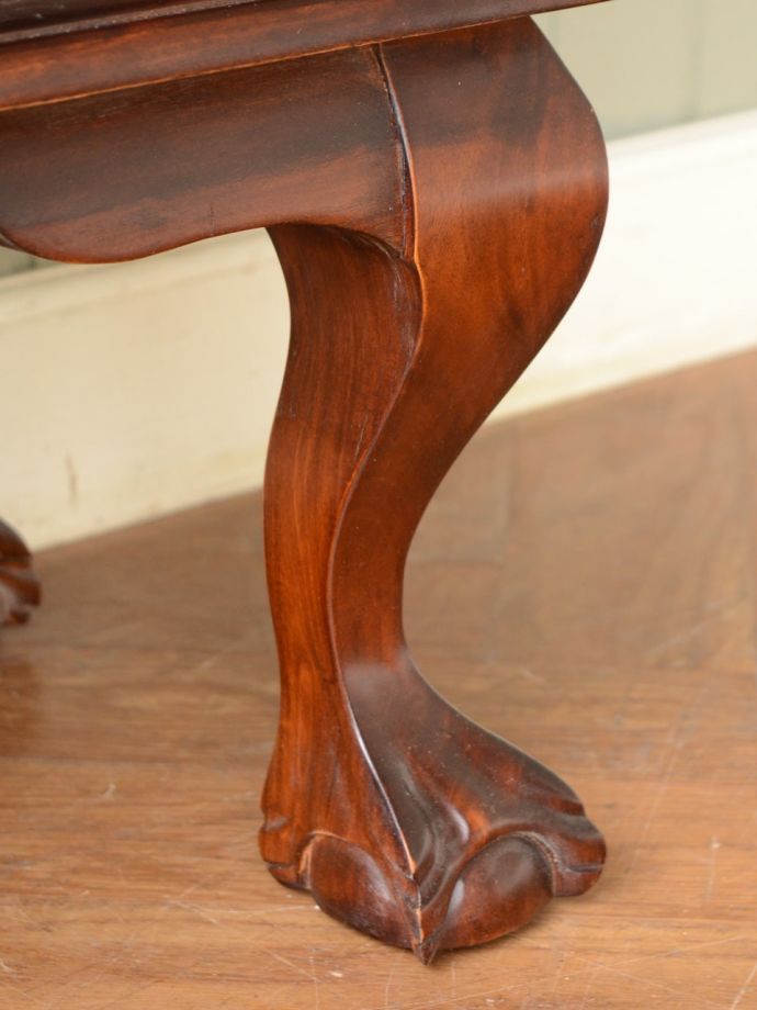 アンティーク風家具の脚