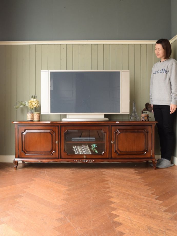 おしゃれなテレビボード、アンティーク風のマホガニー材のテレビ台(180cm)