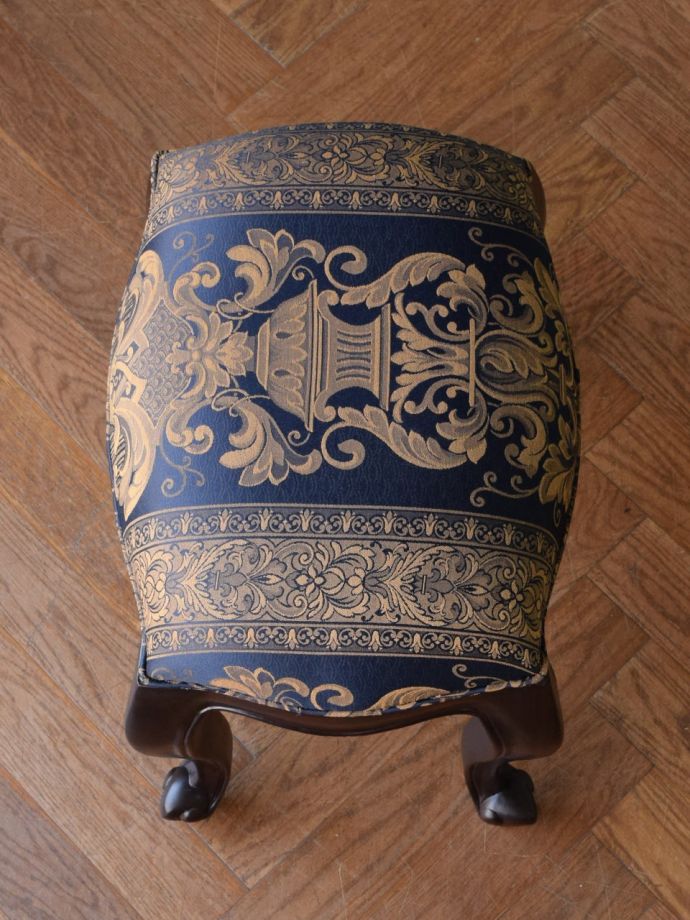 カブリオールレッグがおしゃれなスツール、アンティーク風の猫足の椅子 