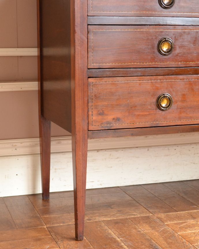 アンティークのドレッサー　アンティーク家具　英国輸入のアンティーク家具、ドレッシングチェスト（鏡台）。スッキリと細長い脚です。(z-020-f)