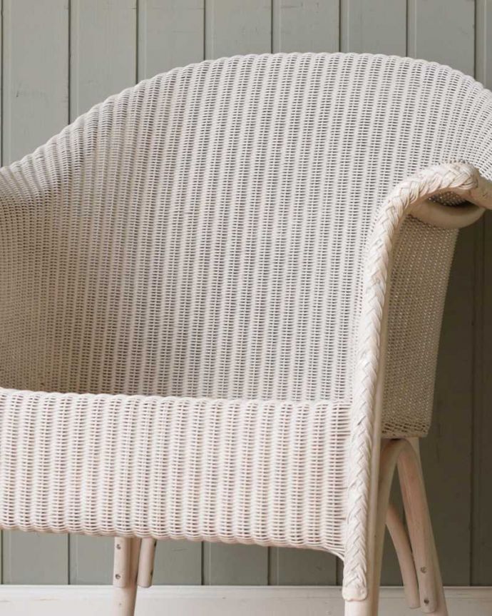 ロイドルーム　アンティーク チェア　紙とワイヤーで造り出されたアンティークの椅子、ゆったりと過ごせるロイドルームチェア。アンティークとして使える頑丈さが魅力です可愛い編み目模様もロイドルームの魅力の一つ。(z-046-c)