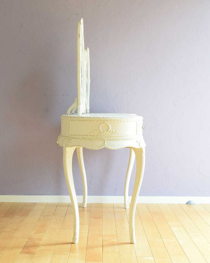 アンティークのドレッサー　アンティーク家具　憧れの可愛いドレッシングテーブル（鏡台）、アンティークのフレンチインテリア。横から見てもステキフランスらしく優雅な横顔。(z-090-f)