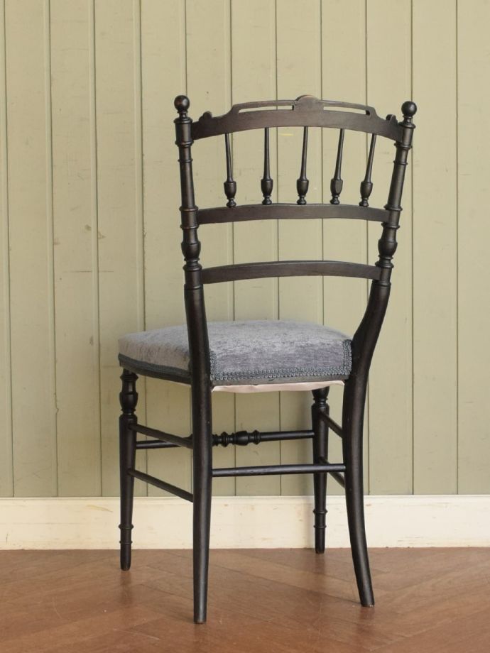 フランスから届いたアンティークの椅子、おしゃれなナポレオンチェア(z