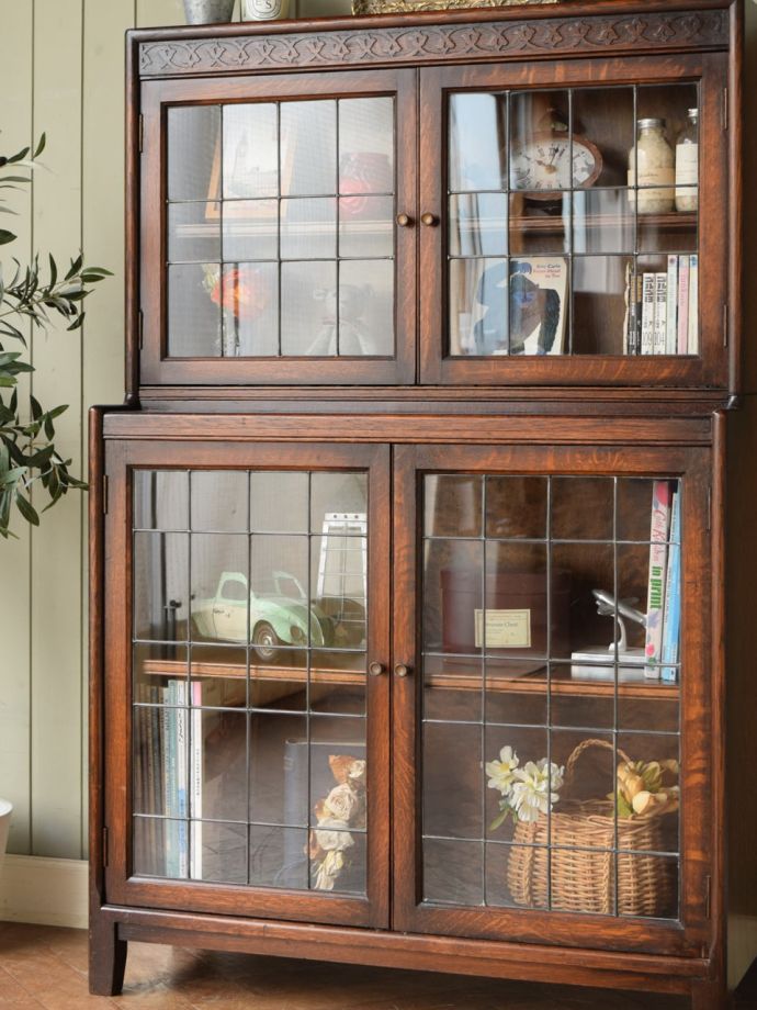 英国のアンティーク本棚、ステンドグラスの扉がおしゃれなスタッキングブックケース