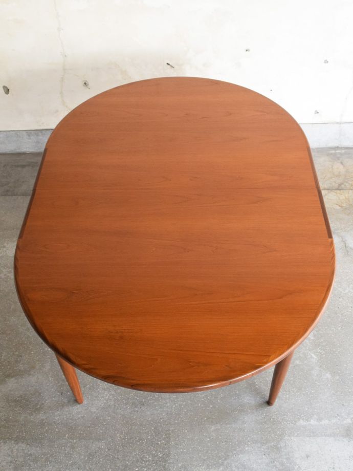 G-planジープランの伸長式テーブル、北欧スタイルのおしゃれな