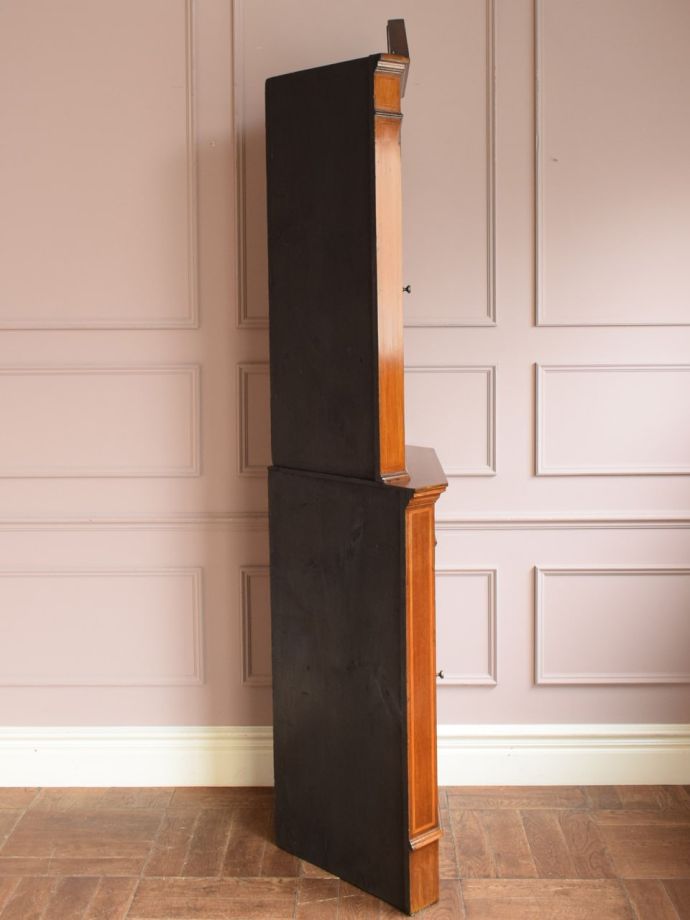 コーナーキャビネットの側面