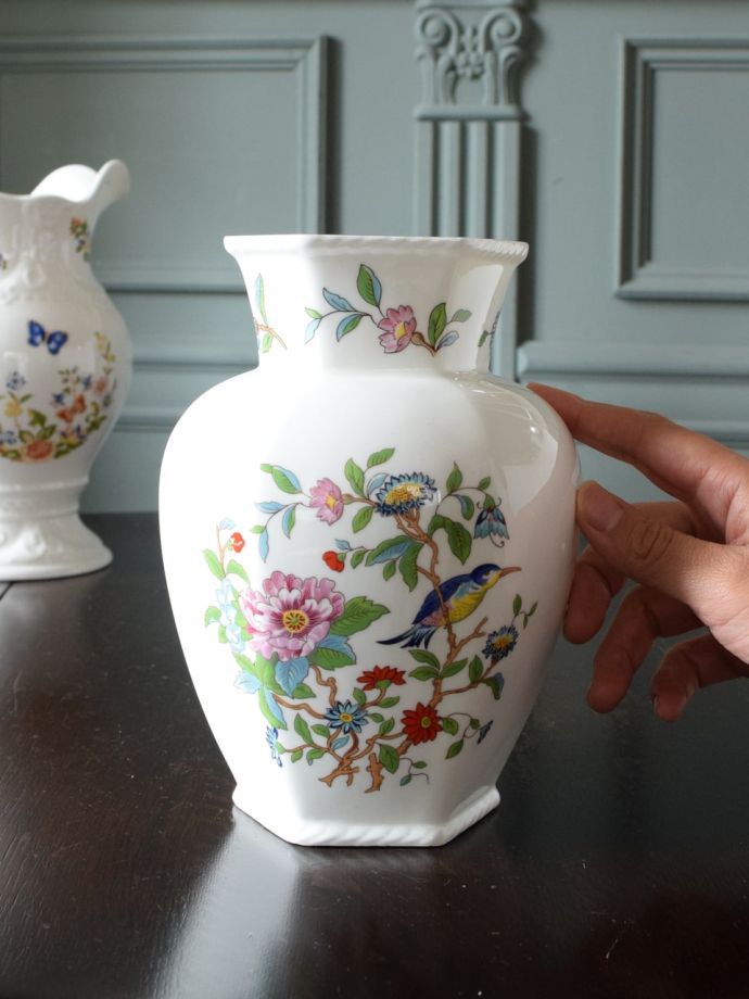 陶磁器のフラワーベース