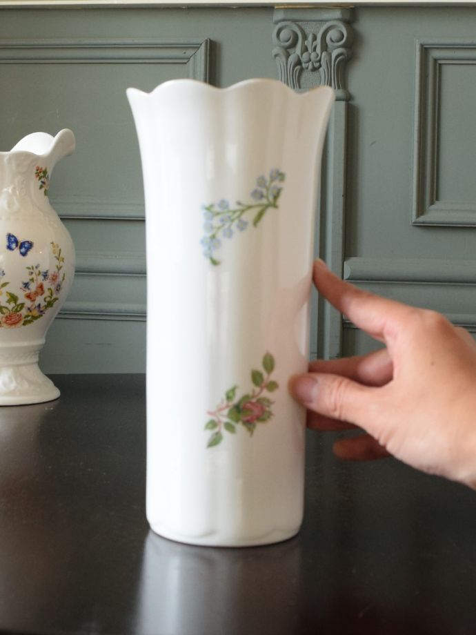 陶磁器のフラワーベース