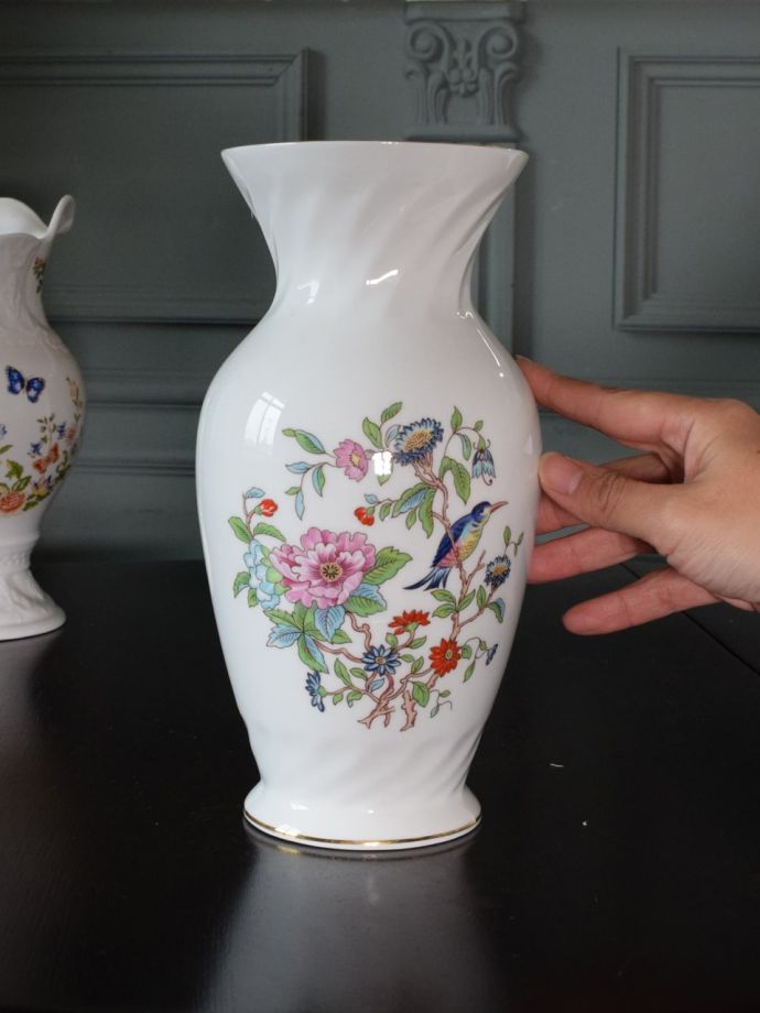 陶磁器のフラワーベース