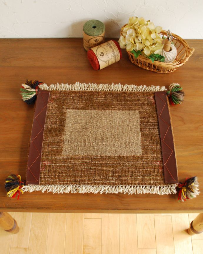 アンティーク 布製の雑貨　アンティーク雑貨　ギャッベ。裏面はこんな感じです。(b-114)