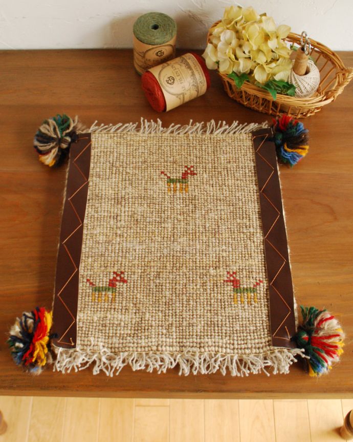 アンティーク 布製の雑貨 アンティーク雑貨 ギャッベ。裏面はこんな感じです。(b-127)