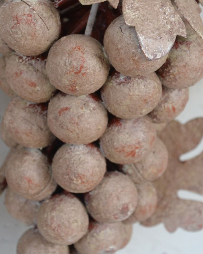 壁付けブラケット　照明・ライティング　フランス輸入の照明、お洒落なウォールブラケット（Ｅ14シャンデリア球2個付）Wall lamp Grappe。たわわに実った葡萄のデザイン。(cf-1004)