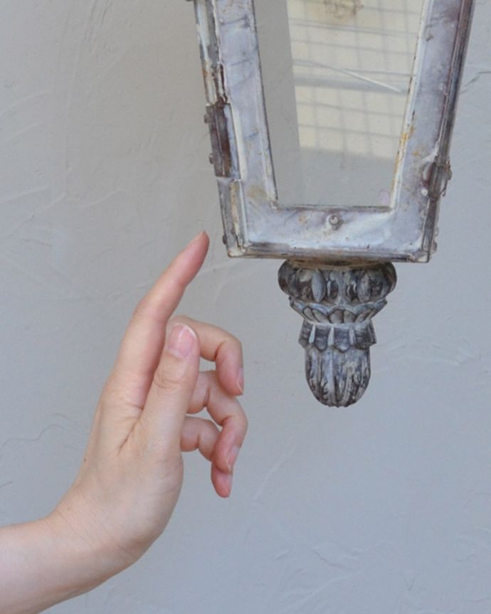 壁付けブラケット　照明・ライティング　フランスらしい、お洒落なウォールブラケット（Ｅ26丸球1個付）Wall lamp Carnaval。フランスらしいデザインのウォールブラケット。(cf-1005)