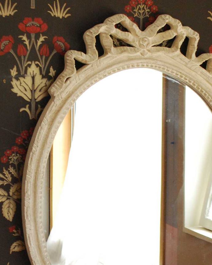 ミラー・時計 インテリア雑貨 フランスから届いたリボン装飾のオーバルミラー(Venus) 。一瞬でお姫様気分にしてくれるデザインが一番のポイント。(cf-1027)